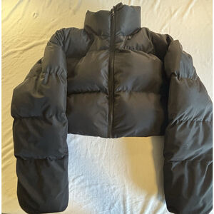 Dazy Women’s Black Cropped Puffer Jacket Size L High Neck Oversized Sleeves